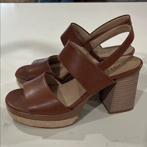 Naturalizer Tan Leather Platform Sandals
